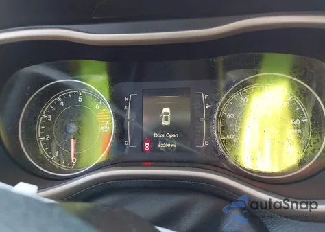 2016 Jeep Cherokee Latitude из США, поврежденный, VIN 1C4PJMCB2GW375315